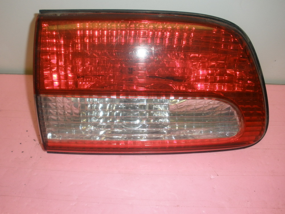 2001 toyota sienna rear tail light #2